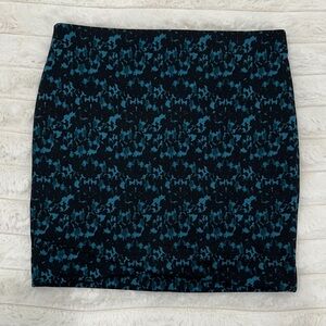 H&M Dark Patterned Pencil Skirt